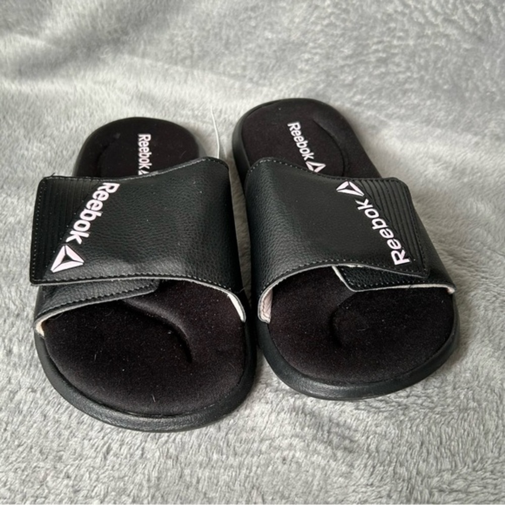 Reebok Slides Girls Size 4 Black Slip On Sandals Memory Foam Lightweight…